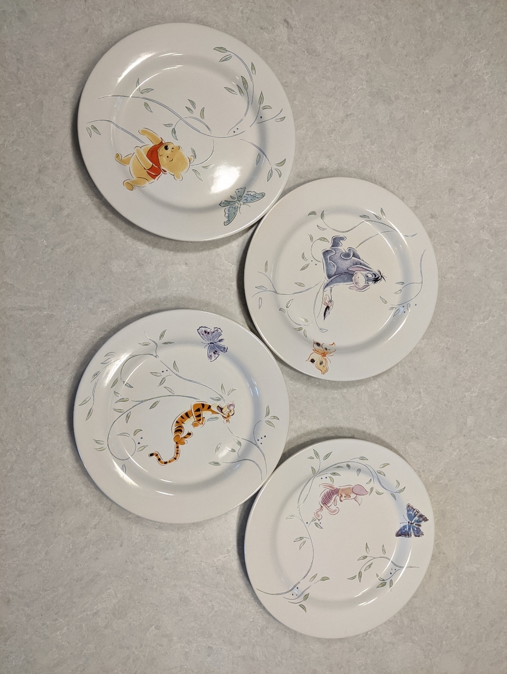 Disney "Spring Leaves' 9" Plates Featuring Pooh, Eeyore, Tigger, Piglet